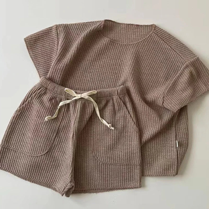 סט מכנסון וחולצה – כרמל